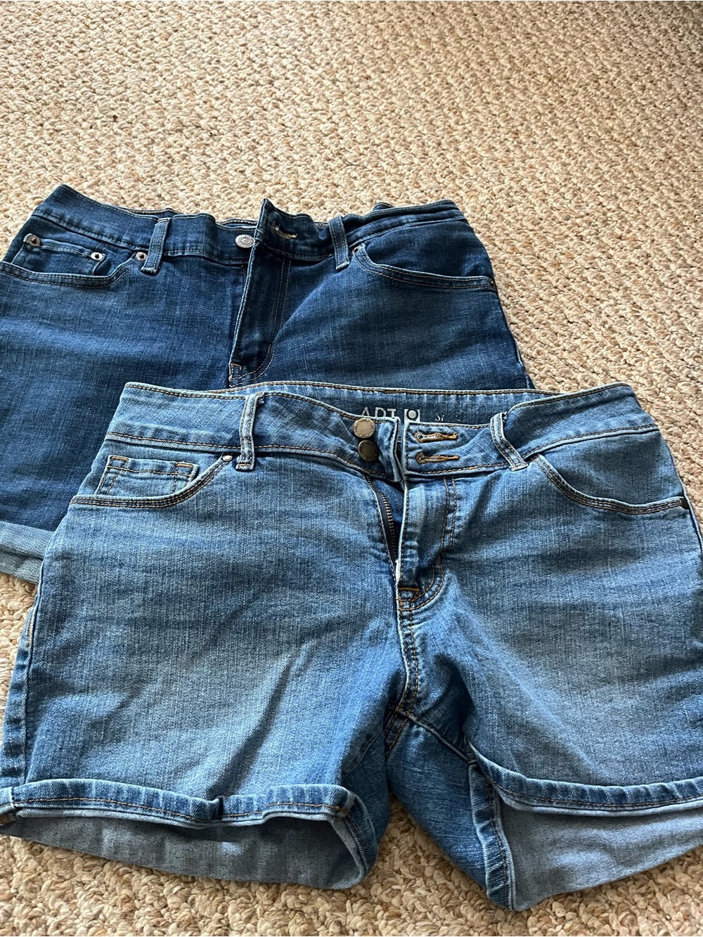 Apt. 9 Women's Denim Jean Shorts - Light and Dark Blue size 8.